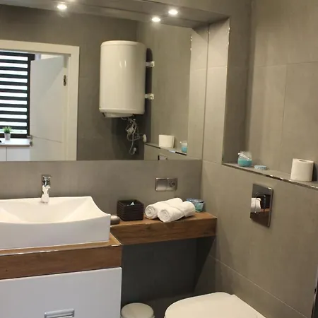 Wola Modern Black&white דירה קרקוב